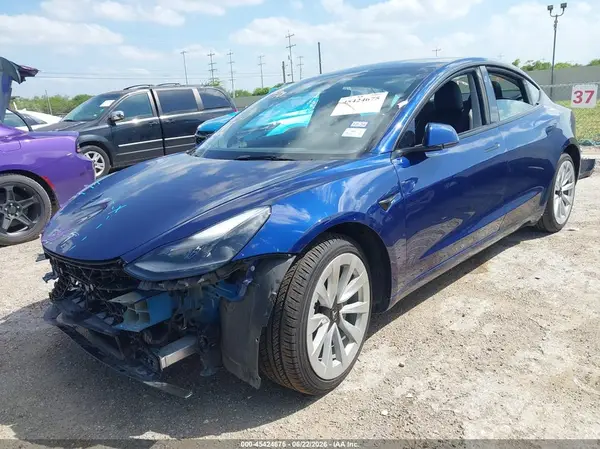 5YJ3E1EA4PF674475 2023 TESLA MODEL 3 - Image 2