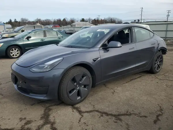 5YJ3E1EA4PF675383 2023 TESLA MODEL 3 - Image 1