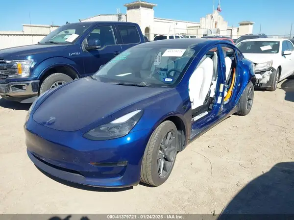 5YJ3E1EA4PF677859 2023 TESLA MODEL 3 - Image 2