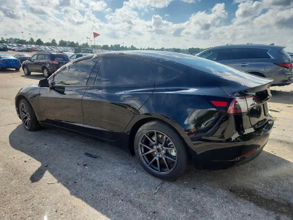 5YJ3E1EA4PF678025 2023 TESLA MODEL 3 - Image 2