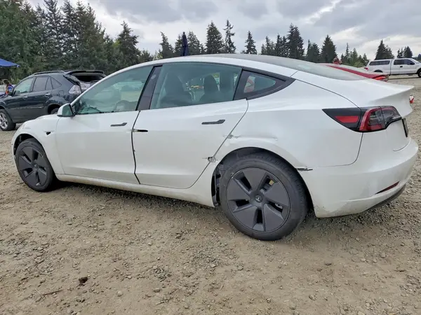 5YJ3E1EA4PF682124 2023 TESLA MODEL 3 - Image 2