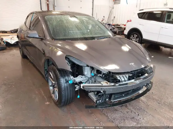 5YJ3E1EA4PF688361 2023 TESLA MODEL 3 - Image 1