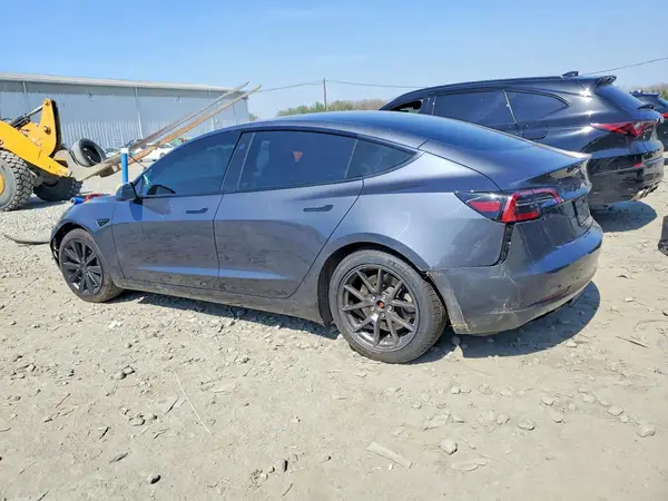 5YJ3E1EA4PF690949 2023 TESLA MODEL 3 - Image 2
