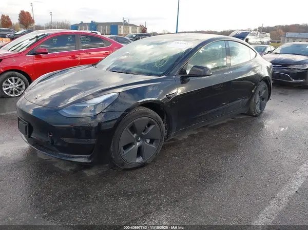 5YJ3E1EA4PF694208 2023 TESLA MODEL 3 - Image 2