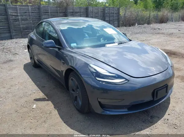 5YJ3E1EA4PF694760 2023 TESLA MODEL 3 - Image 1