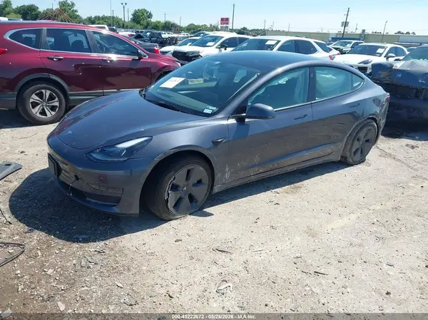5YJ3E1EA4PF697187 2023 TESLA MODEL 3 - Image 2