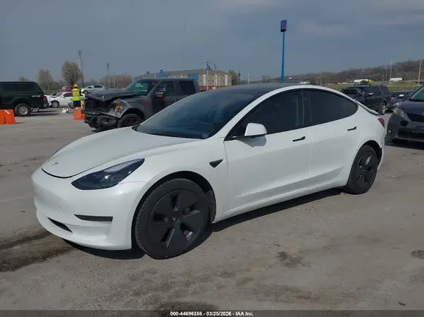 5YJ3E1EA4PF697450 2023 TESLA MODEL 3 - Image 2