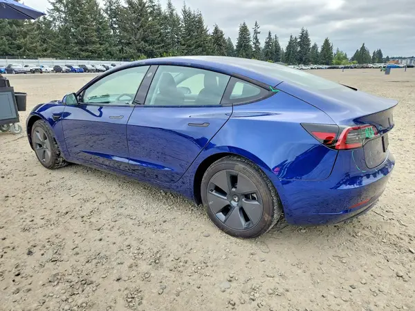 5YJ3E1EA4PF698355 2023 TESLA MODEL 3 - Image 2