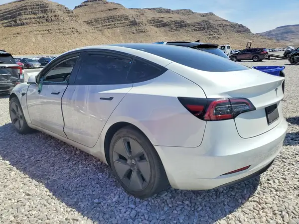 5YJ3E1EA4PF700122 2023 TESLA MODEL 3 - Image 2