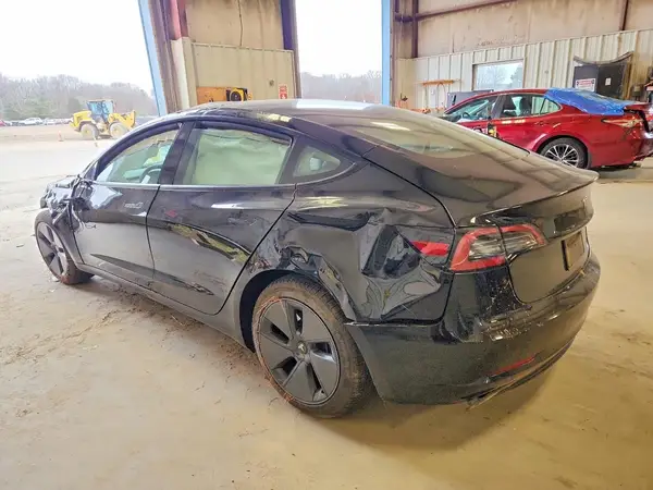 5YJ3E1EA4PF702811 2023 TESLA MODEL 3 - Image 2