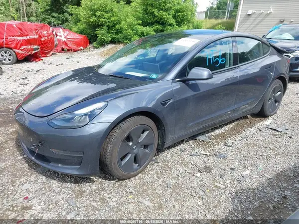 5YJ3E1EA4PF703036 2023 TESLA MODEL 3 - Image 2