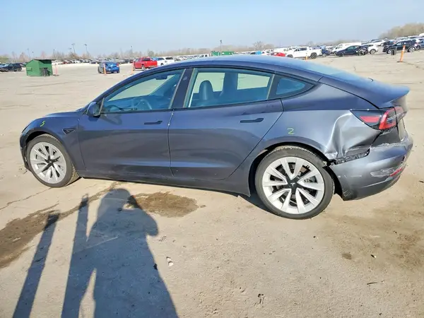 5YJ3E1EA4PF703442 2023 TESLA MODEL 3 - Image 2