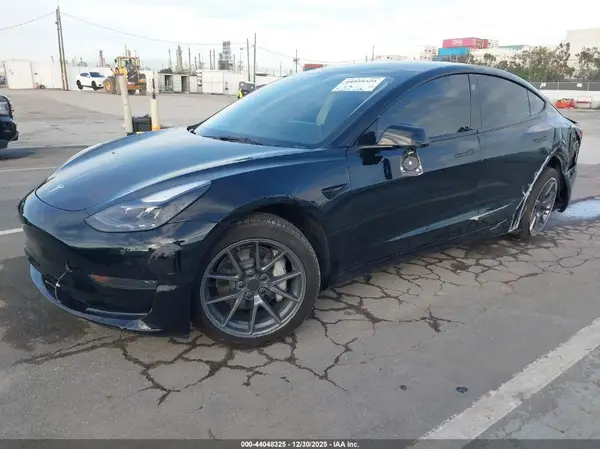 5YJ3E1EA4PF704204 2023 TESLA MODEL 3 - Image 2