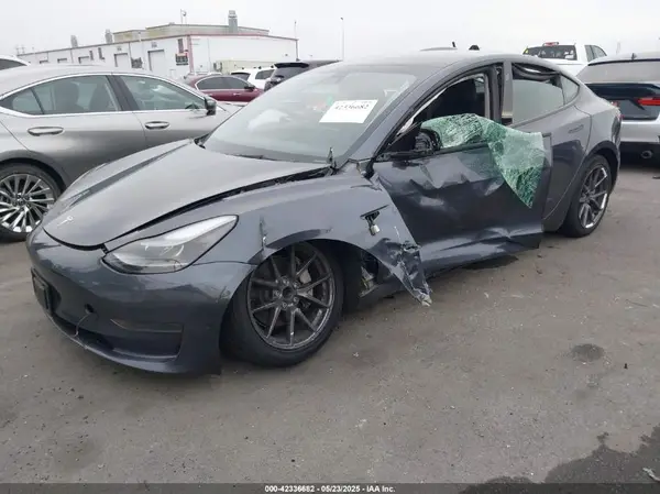 5YJ3E1EA4PF705949 2023 TESLA MODEL 3 - Image 2