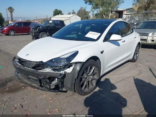 5YJ3E1EA4PF706504 2023 TESLA MODEL 3 - Image 2