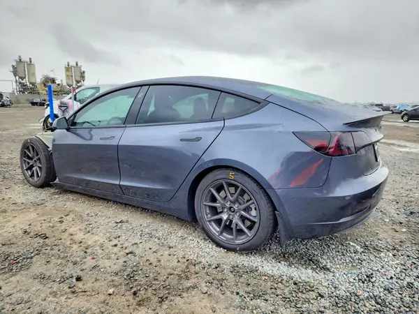 5YJ3E1EA4PF712089 2023 TESLA MODEL 3 - Image 2