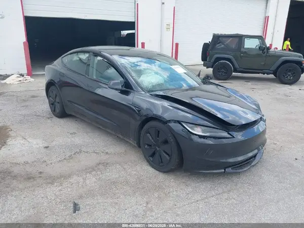 5YJ3E1EA4RF722849 2024 TESLA MODEL 3 - Image 1