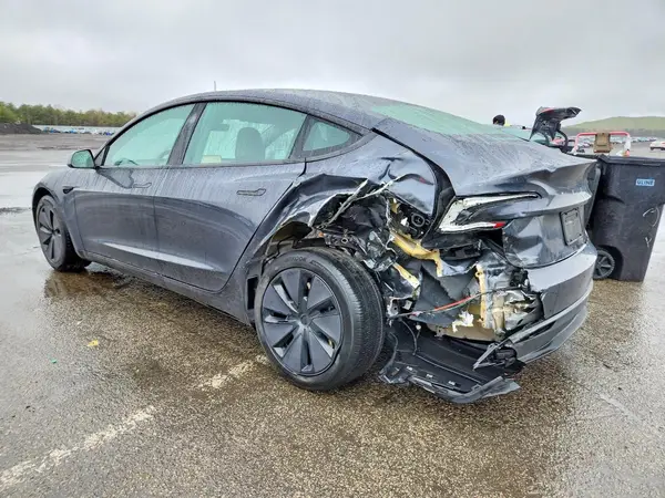 5YJ3E1EA4RF722883 2024 TESLA MODEL 3 - Image 2