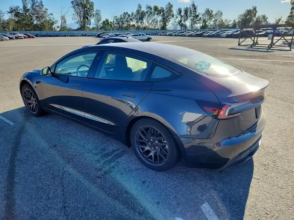 5YJ3E1EA4RF724343 2024 TESLA MODEL 3 - Image 2