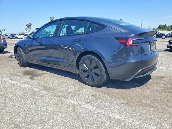 5YJ3E1EA4RF726786 2024 TESLA MODEL 3 - Image 2