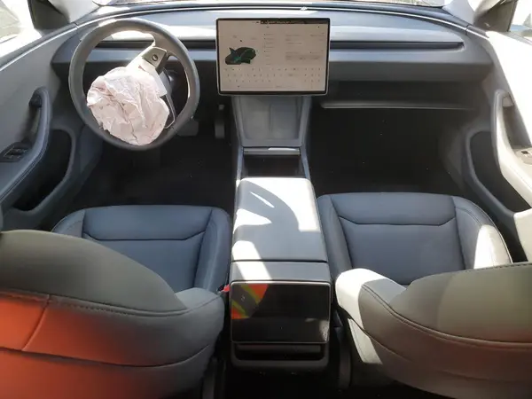 5YJ3E1EA4RF727260 2024 TESLA MODEL 3 - Image 8