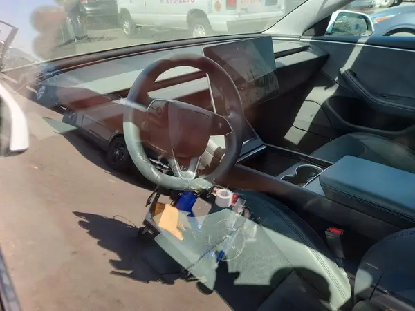 5YJ3E1EA4RF729512 2024 TESLA MODEL 3 - Image 8