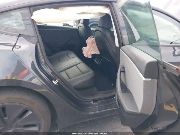 5YJ3E1EA4RF731096 2024 TESLA MODEL 3 - Image 8