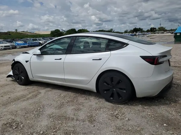 5YJ3E1EA4RF733219 2024 TESLA MODEL 3 - Image 2