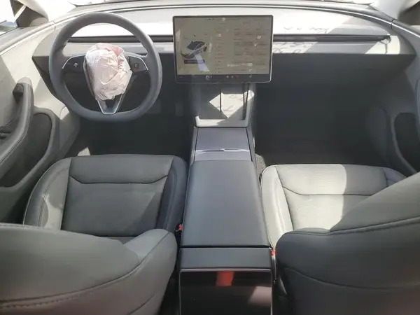 5YJ3E1EA4RF733219 2024 TESLA MODEL 3 - Image 8