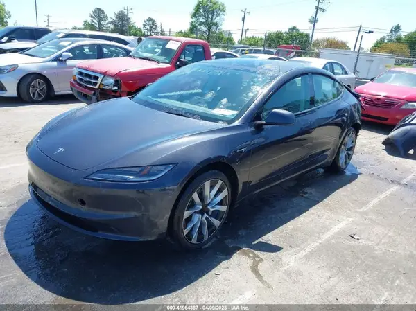 5YJ3E1EA4RF735729 2024 TESLA MODEL 3 - Image 2