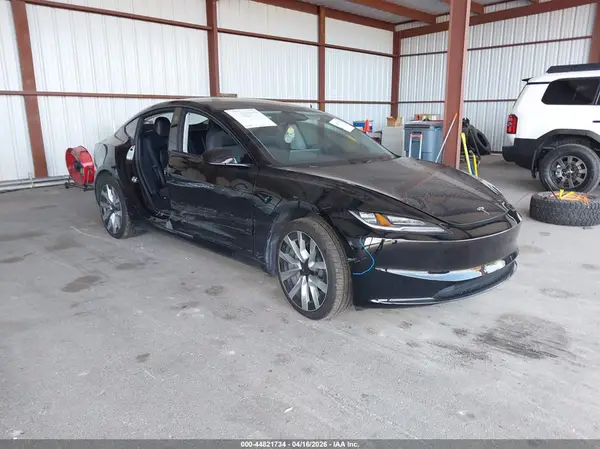 5YJ3E1EA4RF738596 2024 TESLA MODEL 3 - Image 1