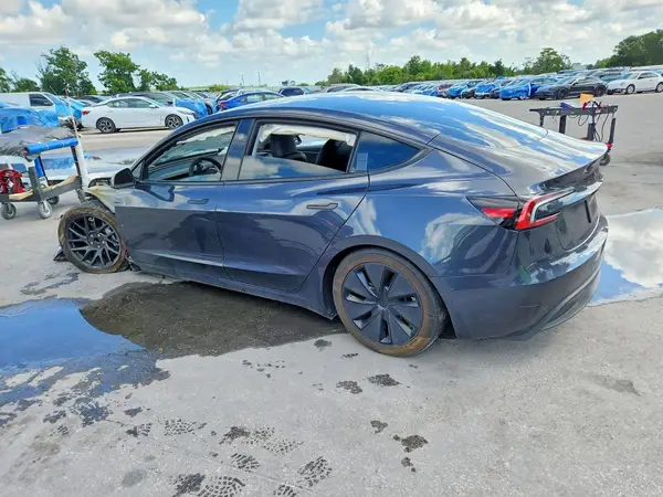 5YJ3E1EA4RF740963 2024 TESLA MODEL 3 - Image 2