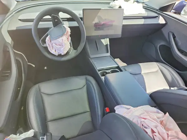 5YJ3E1EA4RF740963 2024 TESLA MODEL 3 - Image 8