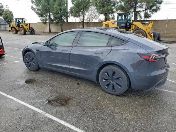 5YJ3E1EA4RF744995 2024 TESLA MODEL 3 - Image 2