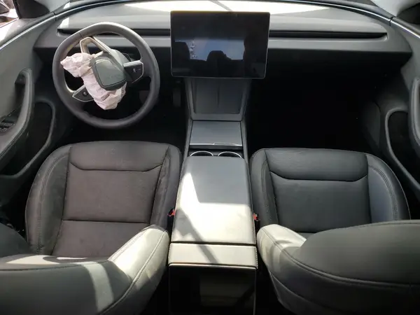 5YJ3E1EA4RF758203 2024 TESLA MODEL 3 - Image 8