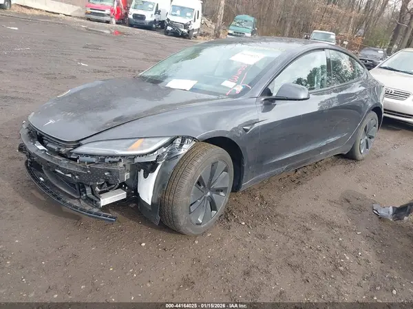 5YJ3E1EA4RF768116 2024 TESLA MODEL 3 - Image 2