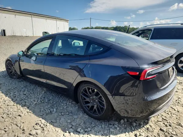 5YJ3E1EA4RF772523 2024 TESLA MODEL 3 - Image 2