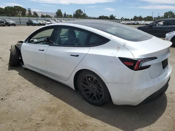 5YJ3E1EA4RF773851 2024 TESLA MODEL 3 - Image 2