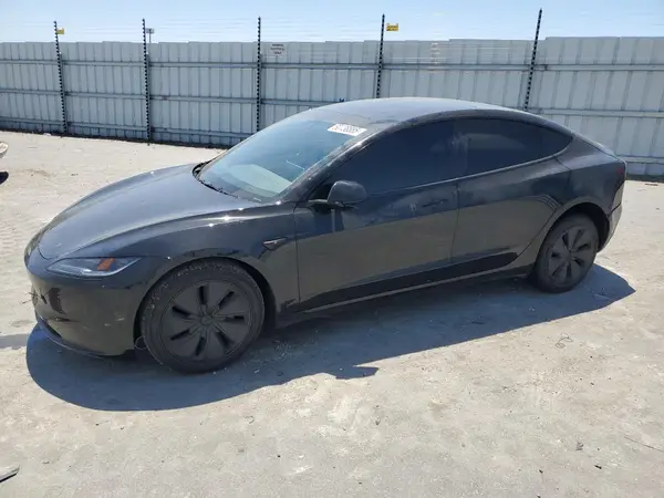 5YJ3E1EA4RF782713 2024 TESLA MODEL 3 - Image 1