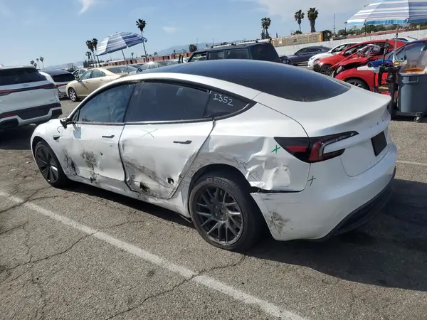5YJ3E1EA4RF786437 2024 TESLA MODEL 3 - Image 2
