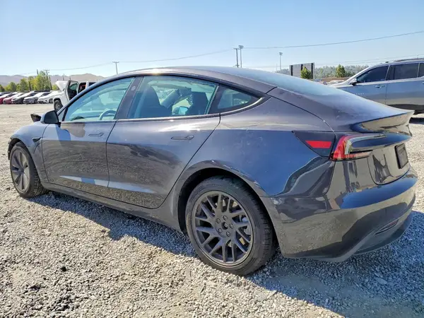 5YJ3E1EA4RF786633 2024 TESLA MODEL 3 - Image 2