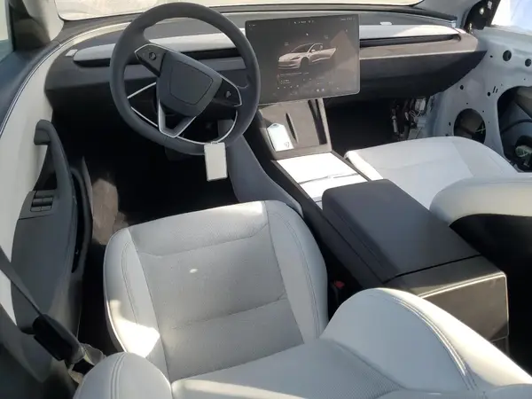 5YJ3E1EA4RF795493 2024 TESLA MODEL 3 - Image 8