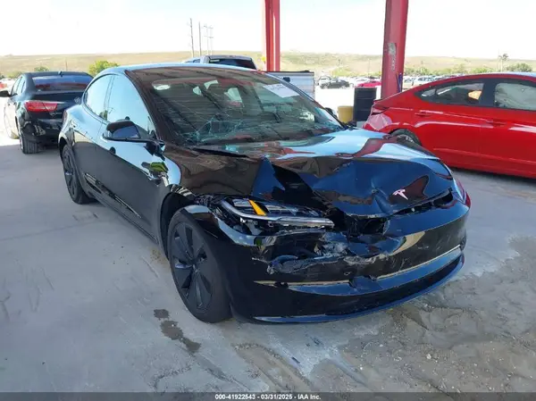 5YJ3E1EA4RF822384 2024 TESLA MODEL 3 - Image 1