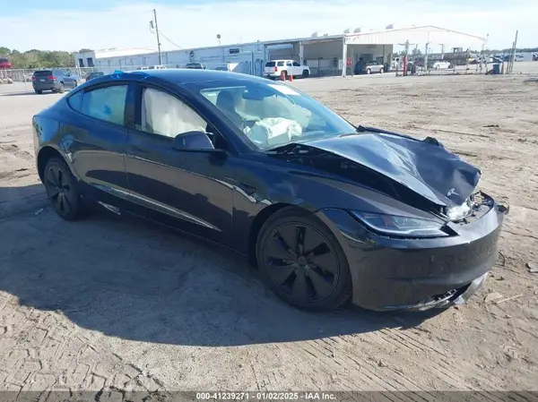 5YJ3E1EA4RF823499 2024 TESLA MODEL 3 - Image 1