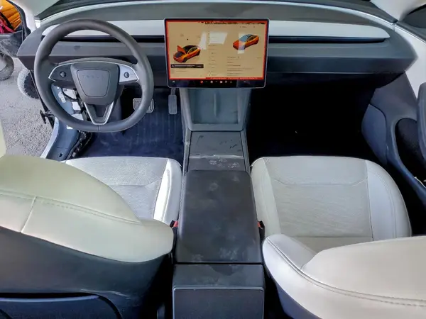 5YJ3E1EA4RF824216 2024 TESLA MODEL 3 - Image 8