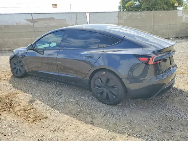 5YJ3E1EA4RF824247 2024 TESLA MODEL 3 - Image 2