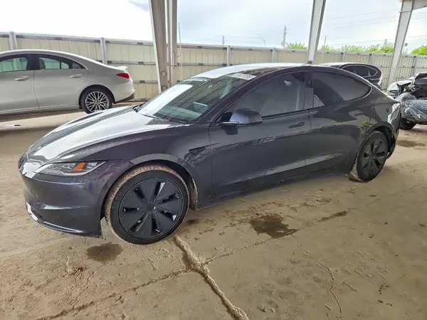 5YJ3E1EA4RF826810 2024 TESLA MODEL 3 - Image 1