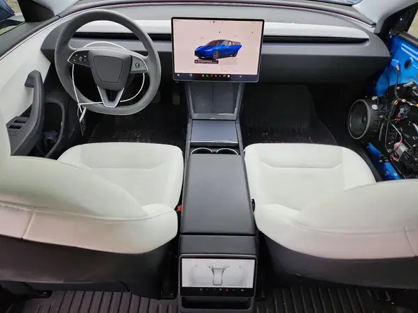 5YJ3E1EA4RF829285 2024 TESLA MODEL 3 - Image 8