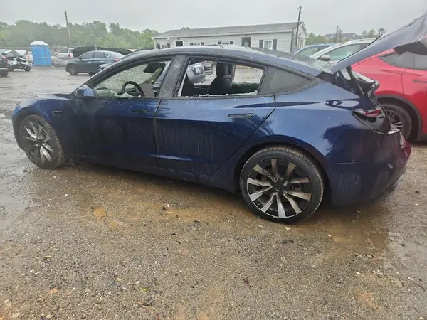 5YJ3E1EA4RF829917 2024 TESLA MODEL 3 - Image 2