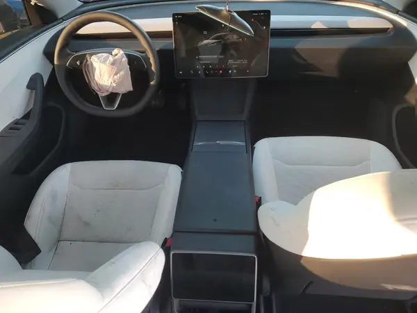5YJ3E1EA4RF830565 2024 TESLA MODEL 3 - Image 8